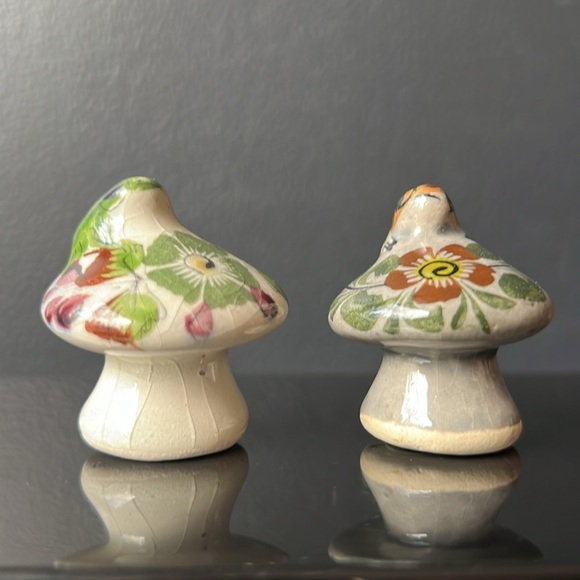 Tiny Ceramic Toadstool Pair Toad Frog Mushroom Tonala Mexico Cute Gift Vintage - Picture 1 of 8